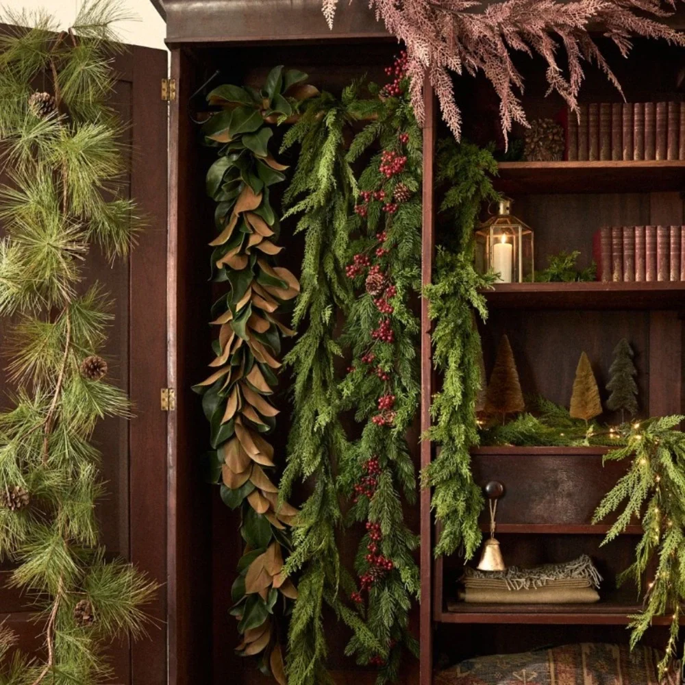 Anthropologie‎ Pine Garland with Green Foliage and Brown Pinecones